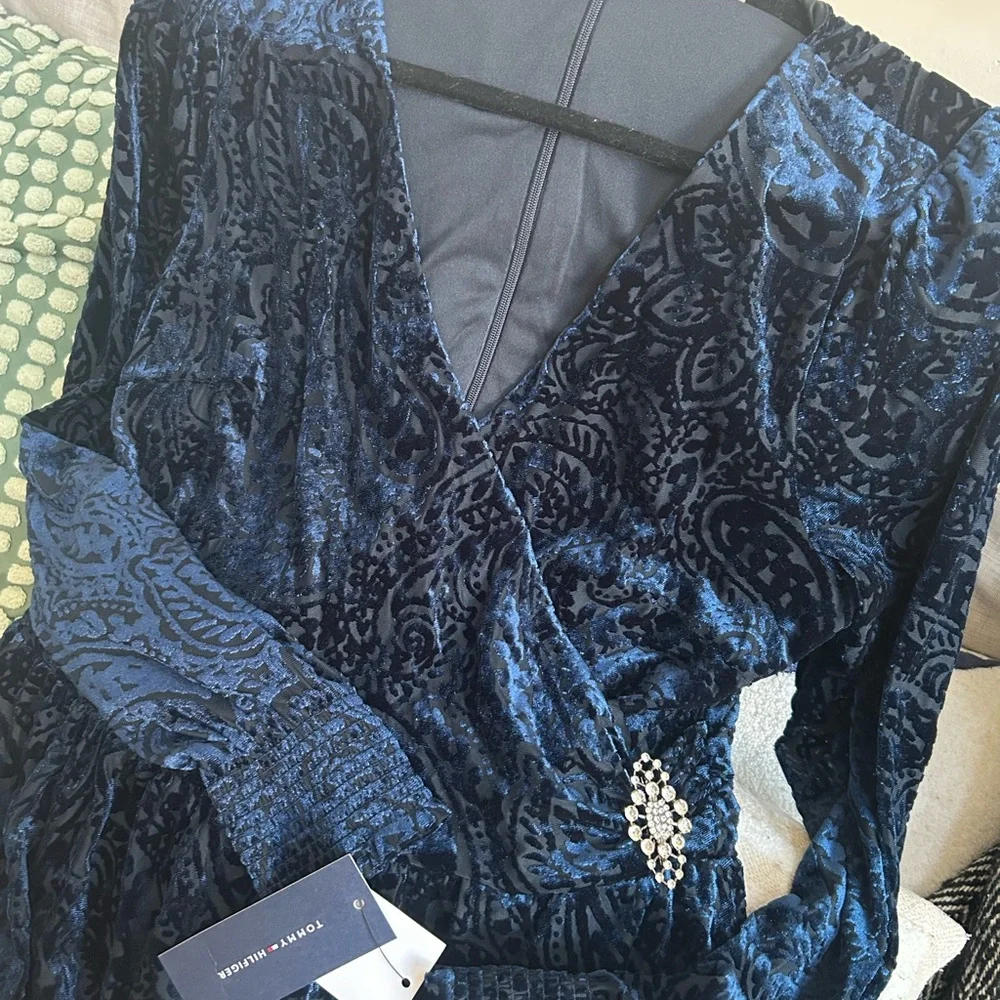 Tommy Hilfiger Womens Velvet Burnout Fit & Flare Dress - Picture 3 of 7